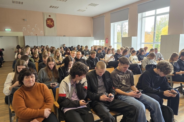 Klasės valandėlė su ISM